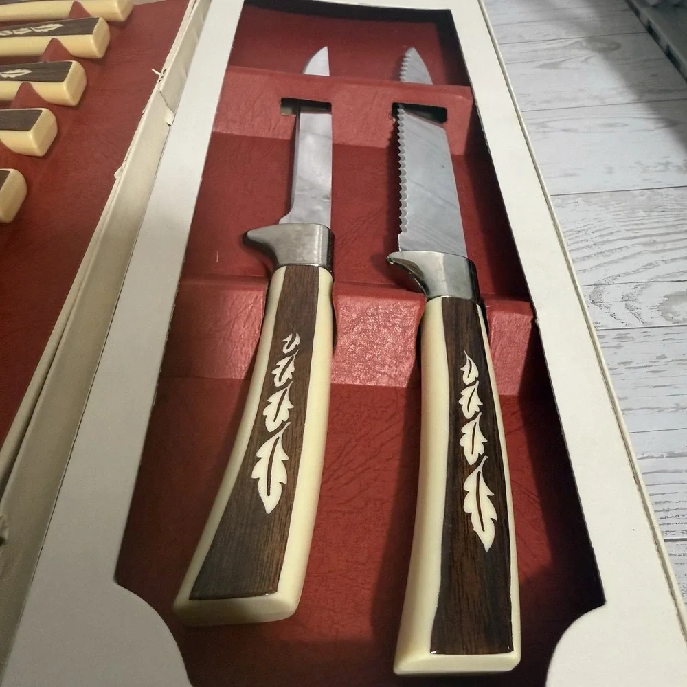 Vintage Regent Sheffield 19‎ Piece Treasure Chest Stainless Knife Set Cutlery